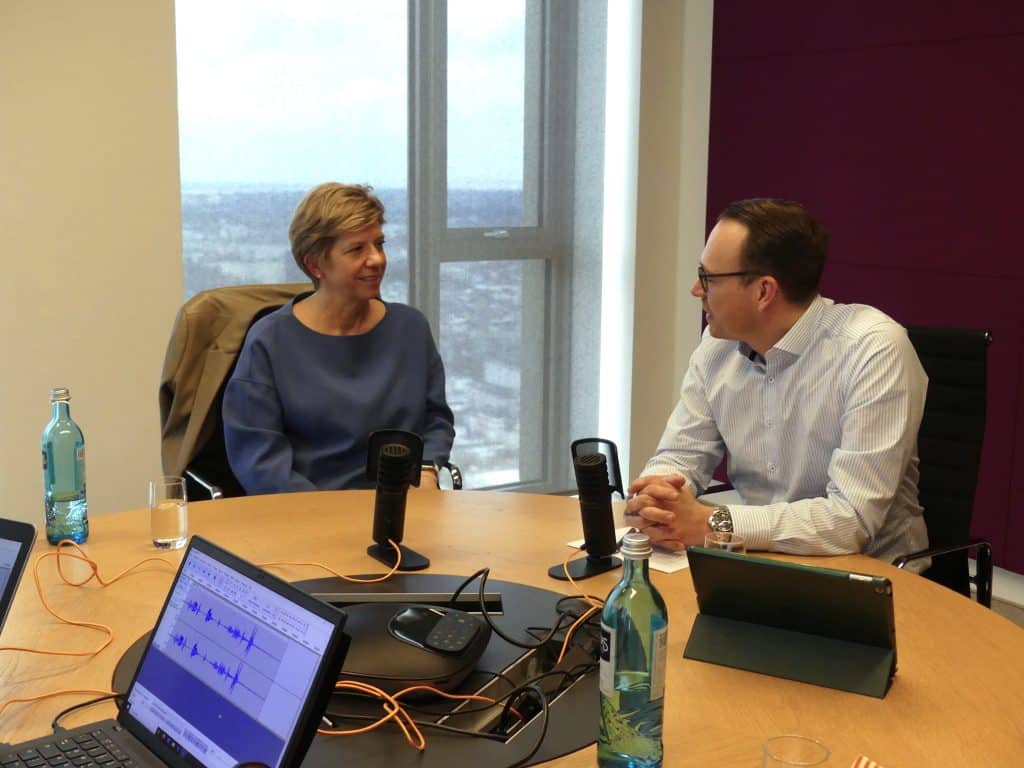 Im Podcast-Talk: Julia Unkel (l.) und Mario Zillmann (r.)